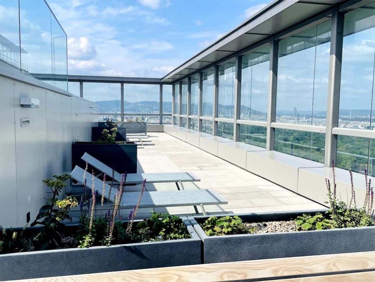 Sunrise Above Sky With Rooftop Pool ウィーン エクステリア 写真